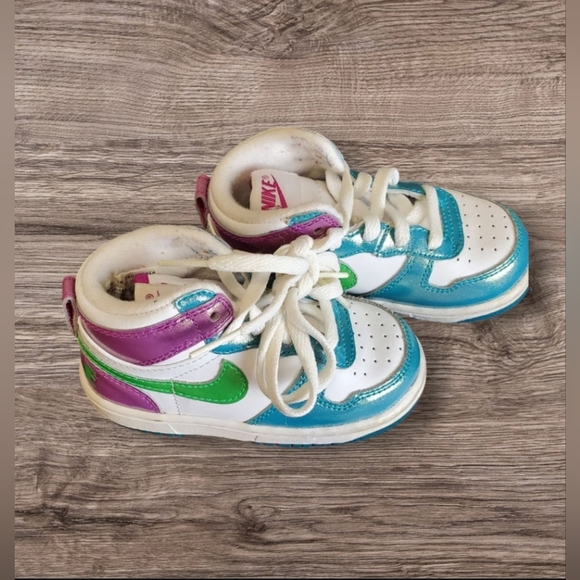 Nike Kids' White and Blue Sneakers - Picture 2 of 4